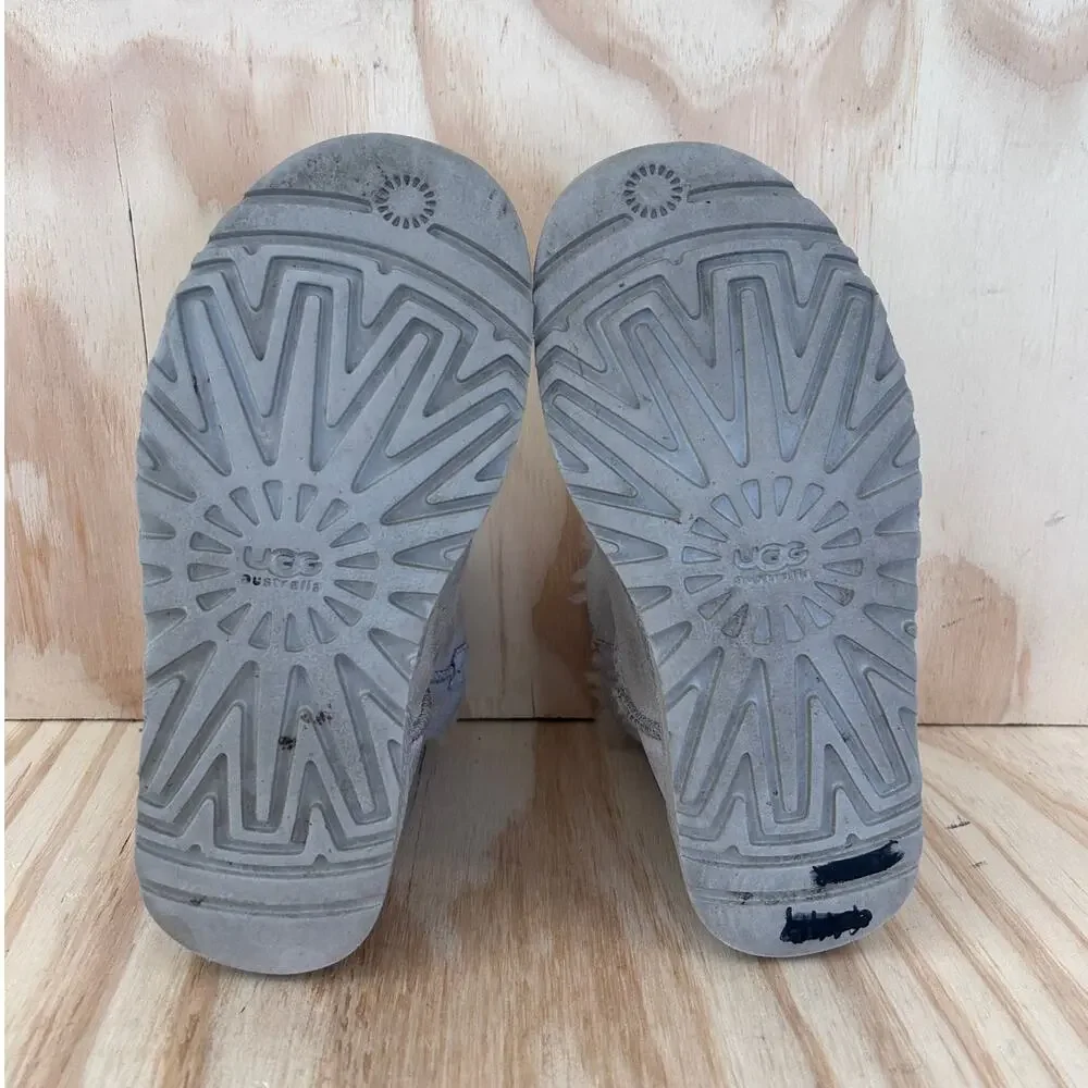 UGG Australia - Classic Mini Bailey Button -Boots -Gray - Women's - 5 - S/N 3352